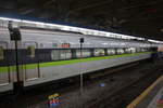 １００系新幹線・新塗装・５号車から見る４号車