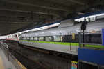 １００系新幹線・新塗装・５号車から見る６号車