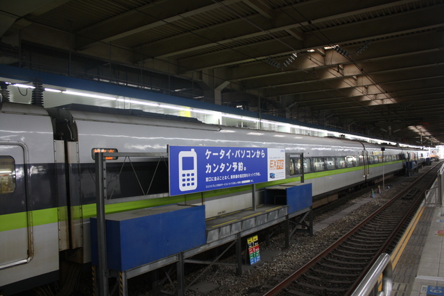 １００系新幹線・新塗装・６号車から見る５号車の写真の写真
