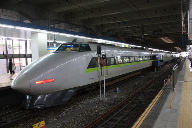 １００系新幹線・新塗装・６号車の写真の写真