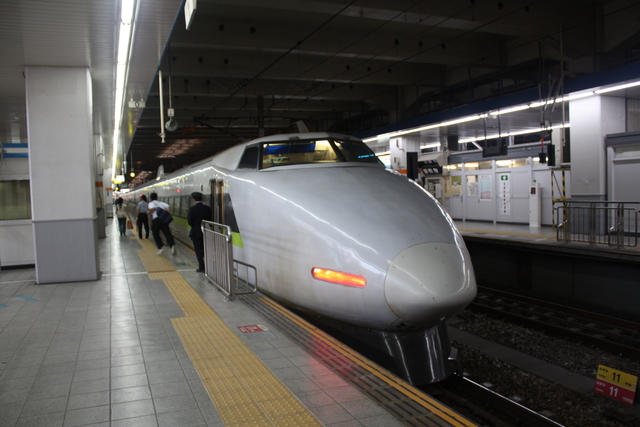 １００系新幹線・新塗装・先頭車３の写真の写真