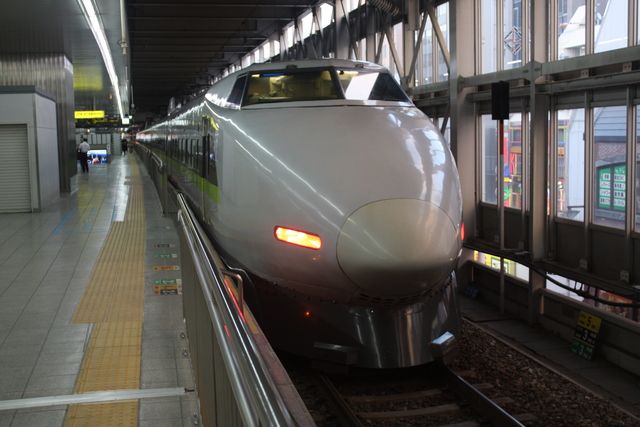 １００系新幹線・新塗装・先頭車８の写真の写真