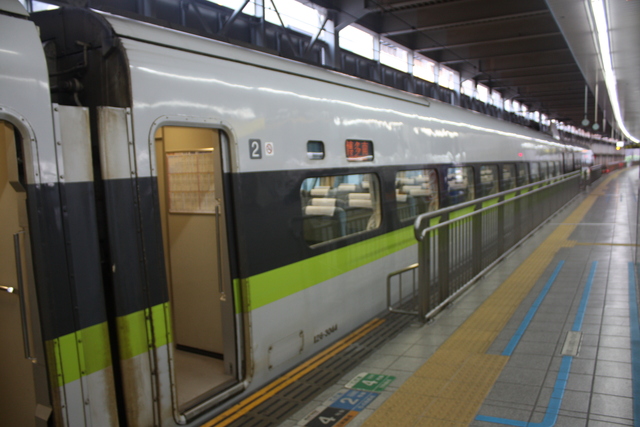 １００系新幹線・新塗装・中間車７の写真の写真