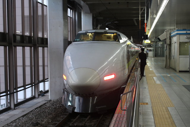 １００系新幹線・新塗装・先頭車１０の写真の写真