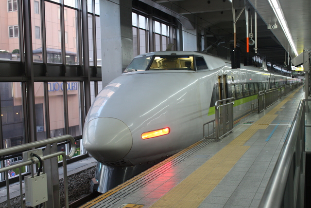 １００系新幹線・新塗装・先頭車１１の写真の写真