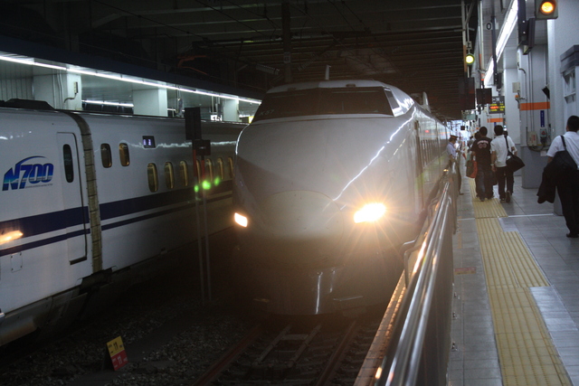 １００系新幹線・新塗装・先頭車１４の写真の写真