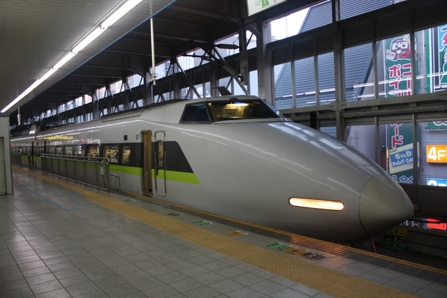 １００系新幹線・新塗装・先頭車１５の写真の写真