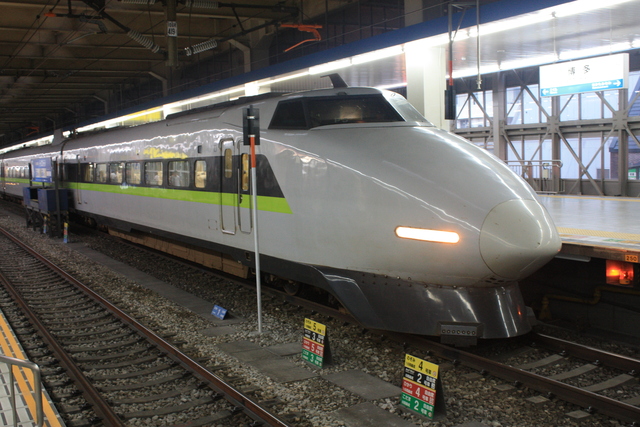 新幹線１００系・４両編成・１号車の写真の写真