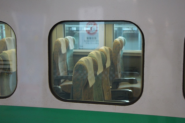 新幹線200系・車両の内部は5列シートの写真の写真