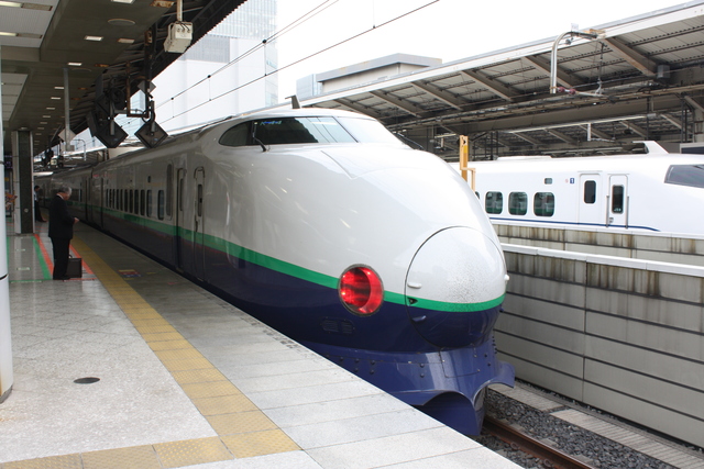 新幹線200系・出発待ちの写真の写真