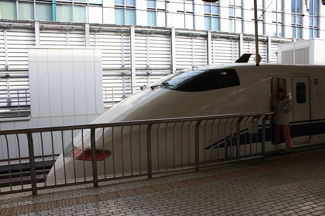 新幹線３００系・横から見た先頭車の写真の写真