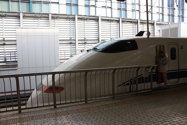 新幹線３００系・横から見た先頭車の写真の写真