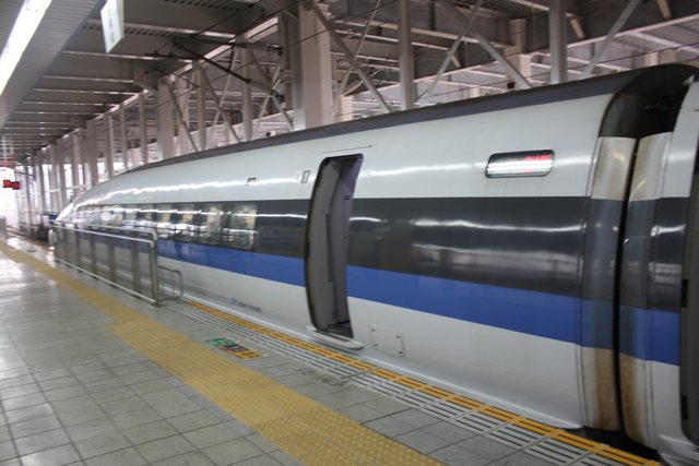 500系・2号車から見る1号車の写真の写真