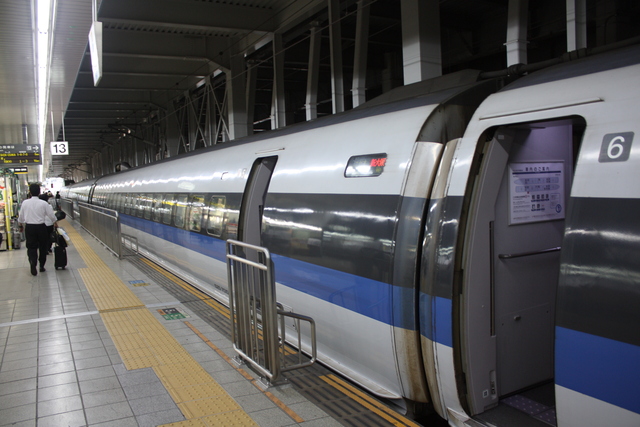 500系・6号車から見る5号車の写真の写真