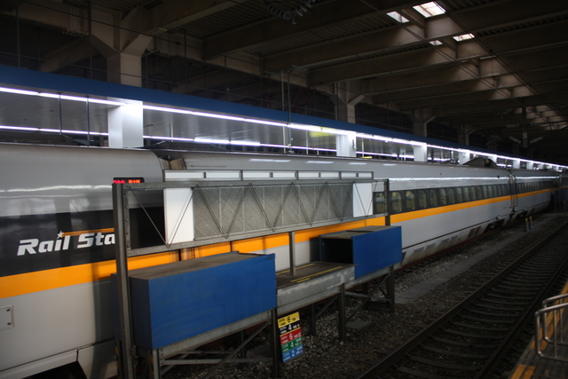 新幹線700系・Rail Star・３号車から見る４号車の写真の写真