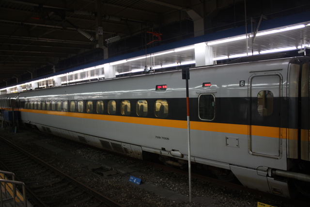 新幹線700系・Rail Star・７号車から見る６号車の写真の写真