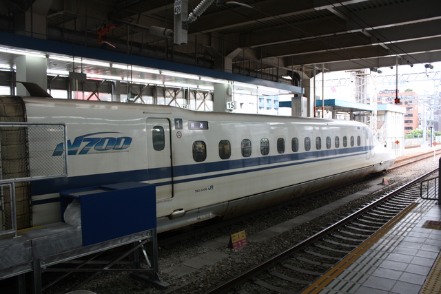 新幹線・N700系・2号車から見る1号車の写真の写真