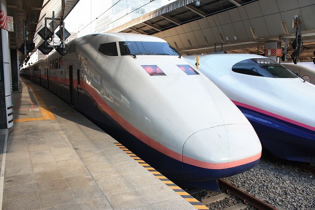 新幹線E1系・ホーム側から見た1号車(東京側)の写真の写真