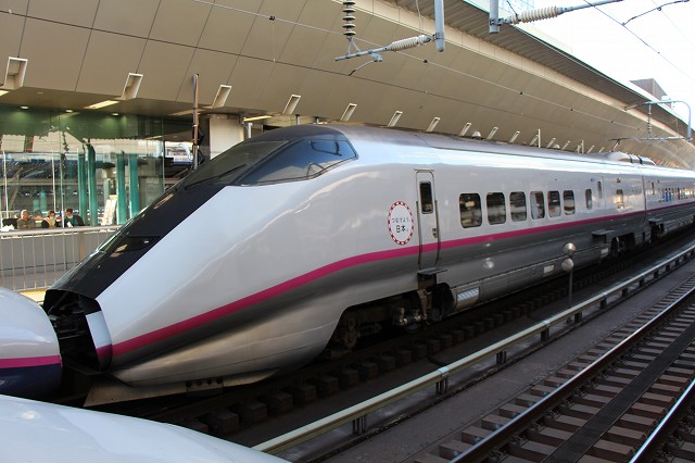 新幹線E3系・E2系と連結したE3系の写真の写真