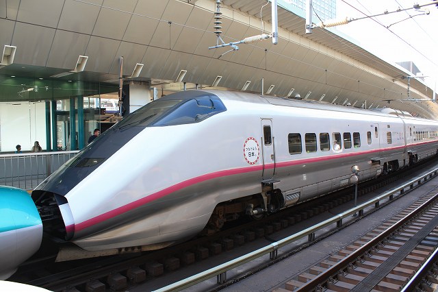 新幹線E3系・E5系と連結の写真の写真