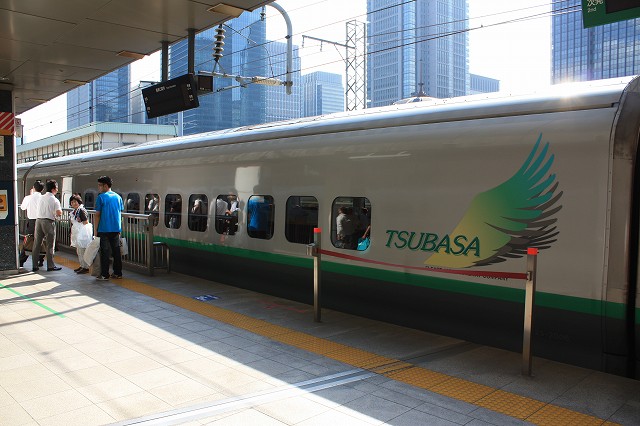 新幹線E3系2000番台・ホームから見る16号車(大宮側)の写真の写真