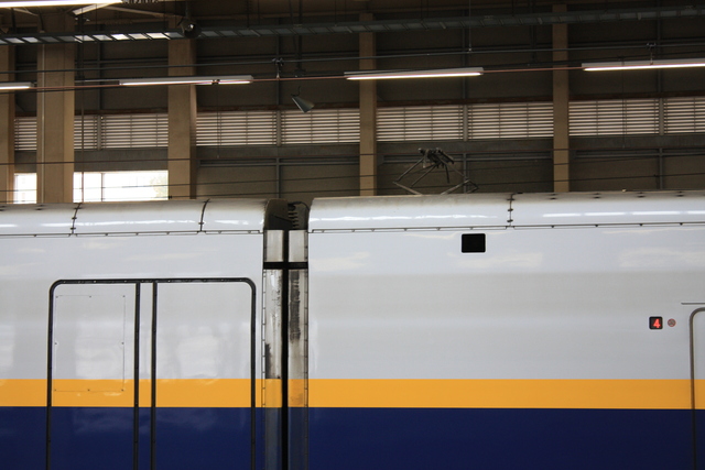 新幹線E4系・連結部分の写真の写真