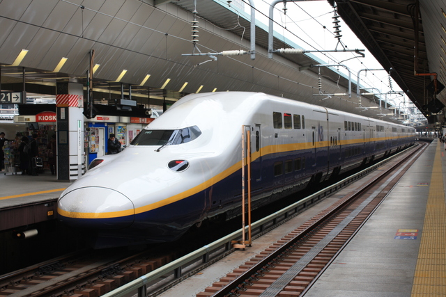 新幹線E4系・総2階建の写真の写真