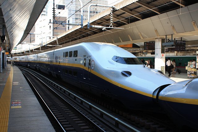 新幹線E4系・9～16号車(東京側)の写真の写真