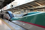 新幹線「Ｅ５系」・連結したE3系方向