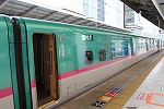 新幹線「E５系」・2号車(大宮側)