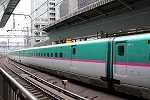 新幹線「E５系」・ホームと反対側から見る5号車(東京側)
