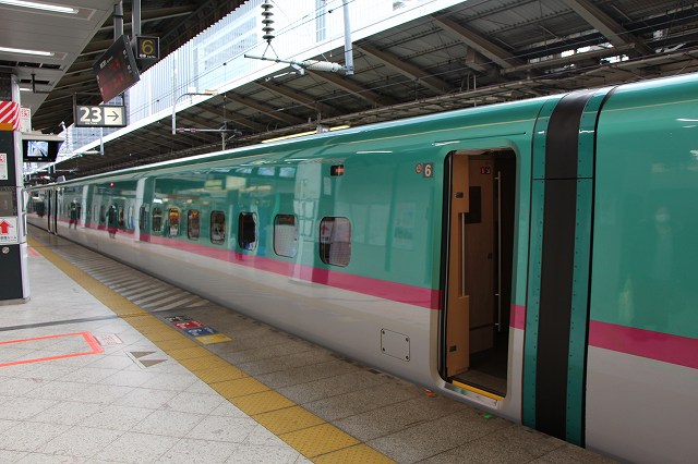 新幹線「E５系」・6号車(東京側)の写真の写真