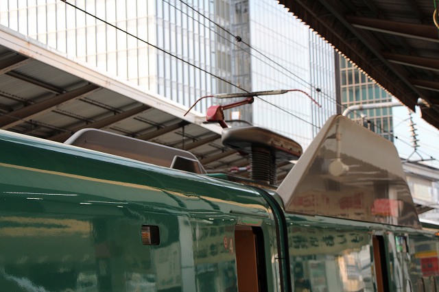 新幹線「E５系」・使用した状態のパンタグラフの写真の写真