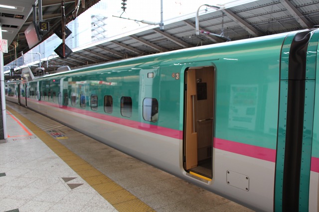 新幹線「E５系」・3号車(東京側)の写真の写真