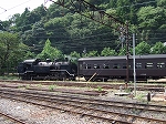 蒸気機関車(SL)のC11 312・後方牽引の蒸気機関車と客車