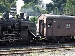 蒸気機関車(SL)のC11 227・客車と連結