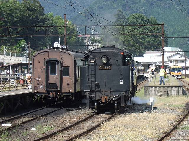 蒸気機関車(SL)のC11 227・千頭駅の写真の写真