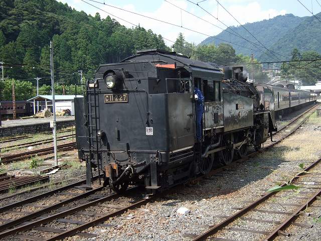 蒸気機関車(SL)のC11 227・斜め後姿の写真の写真