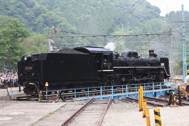 蒸気機関車C57 180号機・転車台の幅はギリギリの写真の写真