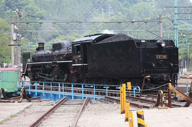 蒸気機関車C57 180号機・石炭の山が見えるの写真の写真