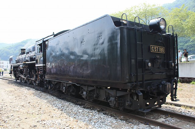 蒸気機関車C57 180号機・後ろから見た炭水車の写真の写真