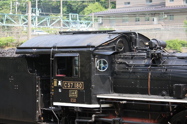 蒸気機関車C57 180号機・丸い小窓がついた運転席の写真の写真