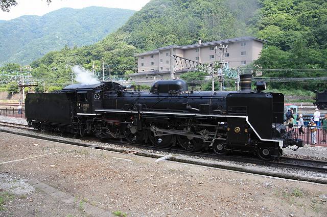 蒸気機関車C57 180号機・砂箱の砂は動輪が空転するのを防止するためのものの写真の写真