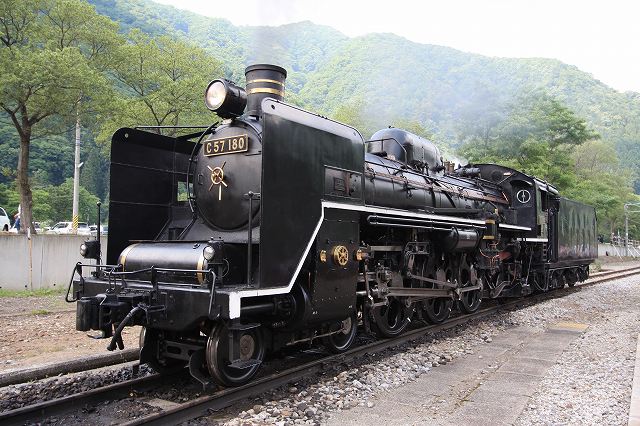 蒸気機関車C57 180号機・綺麗に整備されているの写真の写真