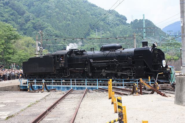蒸気機関車C61 20号機・転車台ギリギリに収まっているの写真の写真
