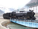蒸気機関車(SL)のD51・回転してもバックで後退