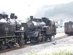 蒸気機関車(SL)・手前がC12 号機