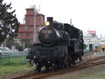 蒸気機関車(SL)のC12 66・単機で整備工場に向かう