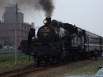 蒸気機関車(SL)のC11 325・黒鉛をはくSL