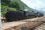 炭水車が共に大きいC57とC61の重連機関車